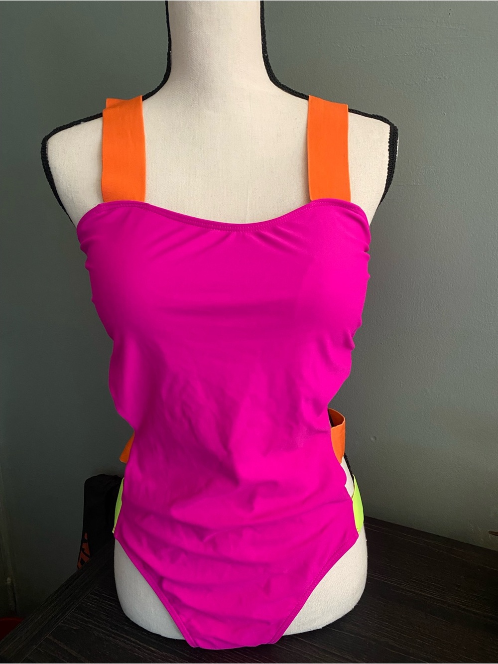 WDIRARA Women’s Color Block Cut Out One Piecer Swimsuit Hot Pink - XL